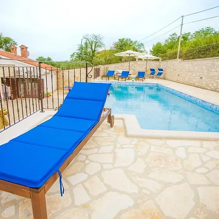 Feriehus Lara Karojba