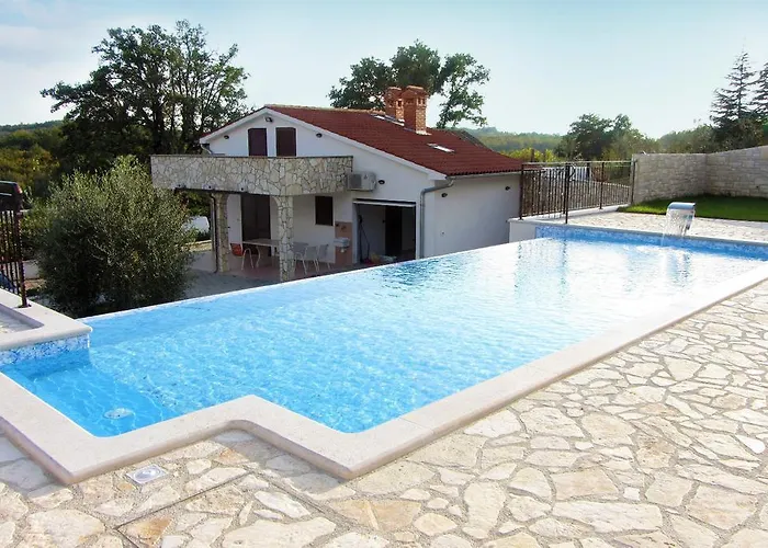 Vakantiehuis Lara Karojba